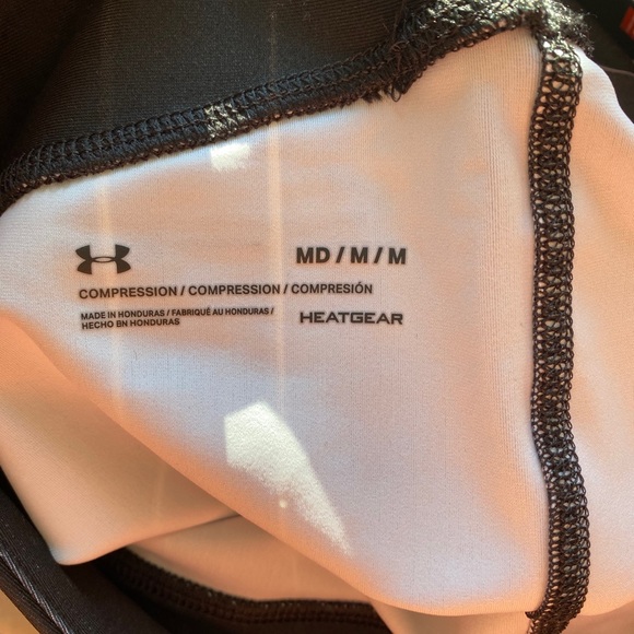 (CLOSET CLOSING FINAL SALE) Under Armor USA Sports Bra and Leggings Set - Picture 13 of 15